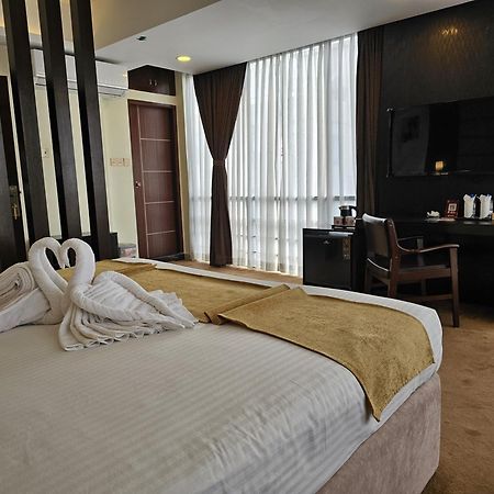 White Park Hotel & Suites Csittagong Kültér fotó