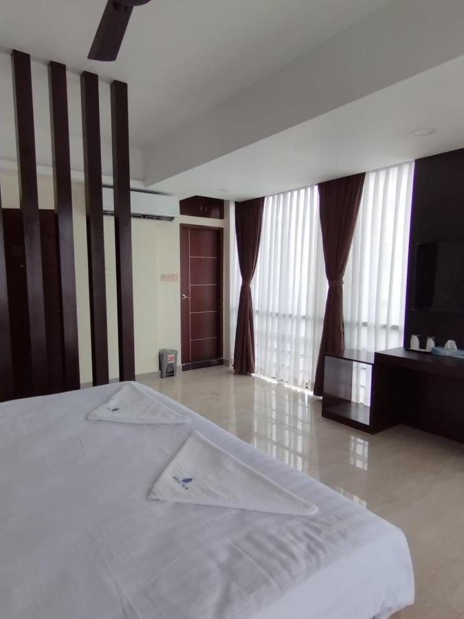 White Park Hotel & Suites Csittagong Kültér fotó