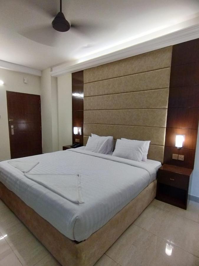 White Park Hotel & Suites Csittagong Kültér fotó