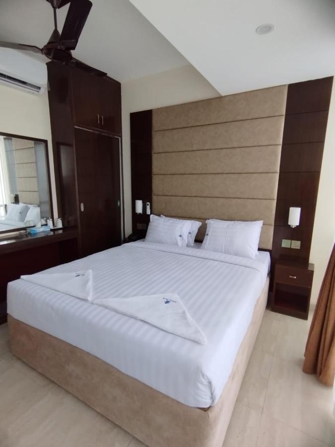 White Park Hotel & Suites Csittagong Kültér fotó