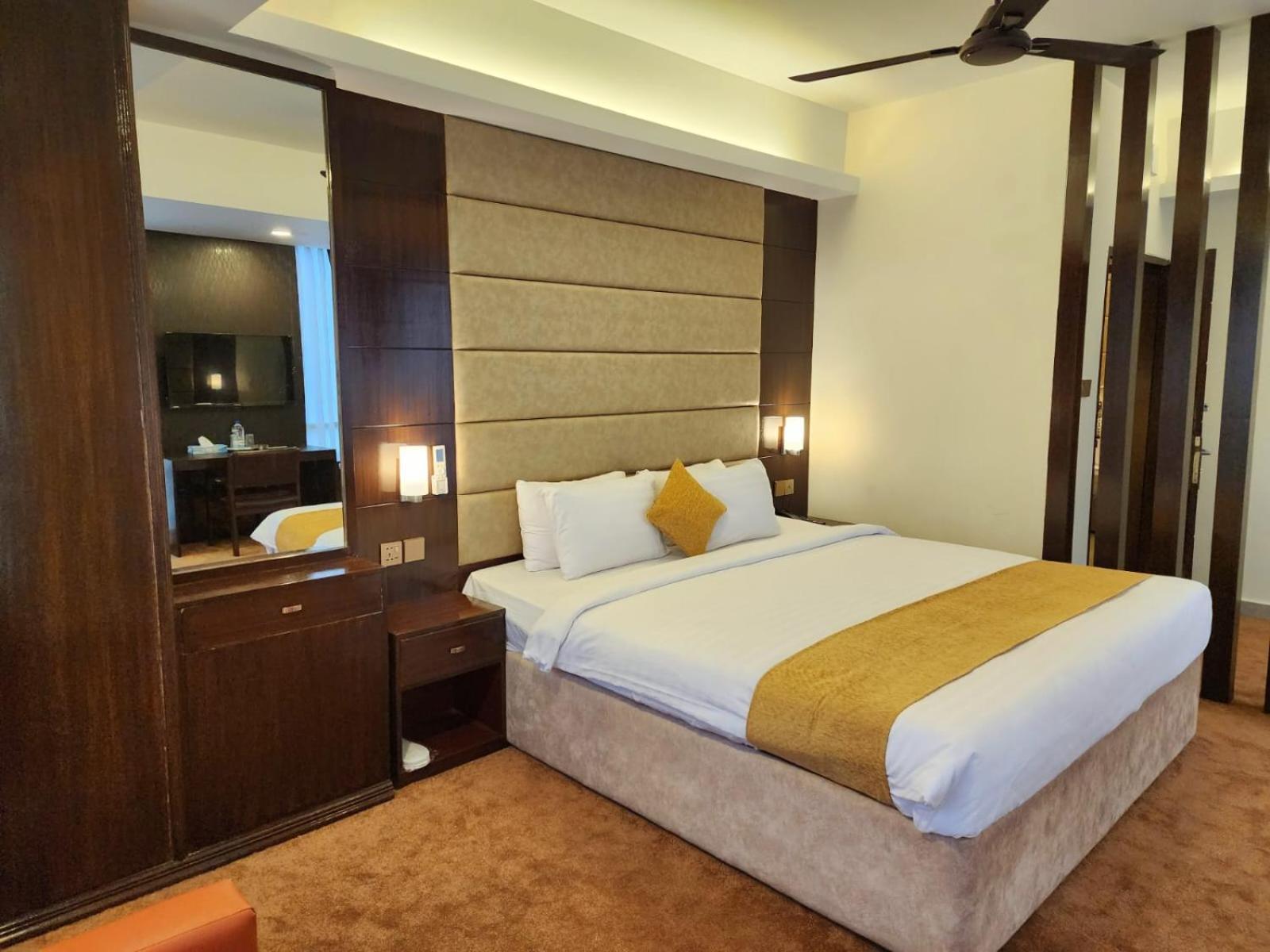 White Park Hotel & Suites Csittagong Kültér fotó
