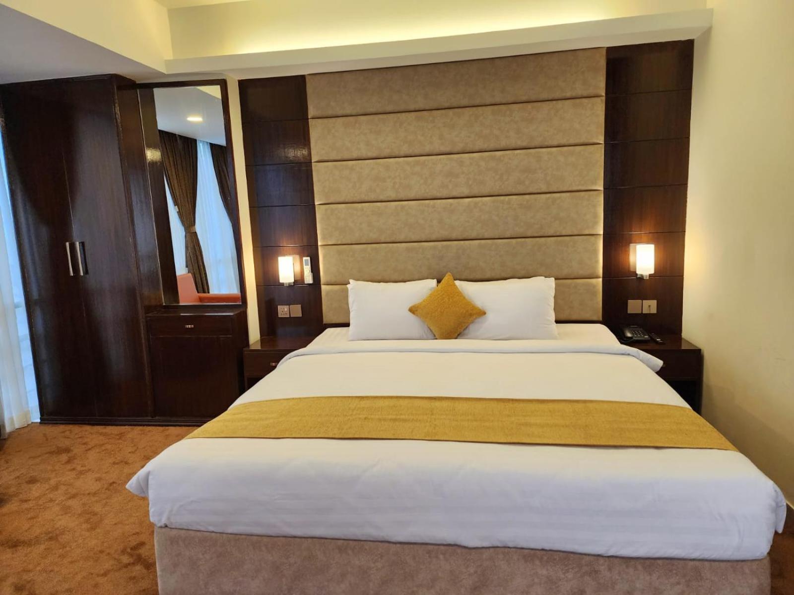 White Park Hotel & Suites Csittagong Kültér fotó